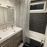 Cllosed A Apartament